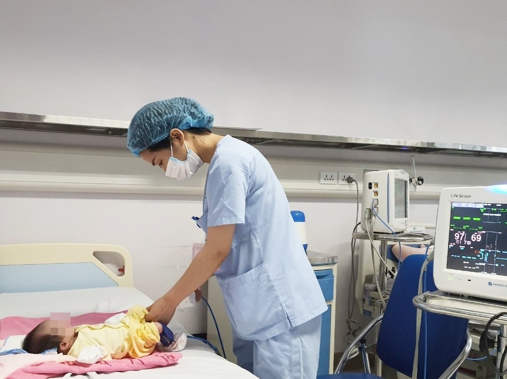 Kịp thời cứu sống bé sơ sinh mắc bệnh lý tim bẩm sinh phức tạp