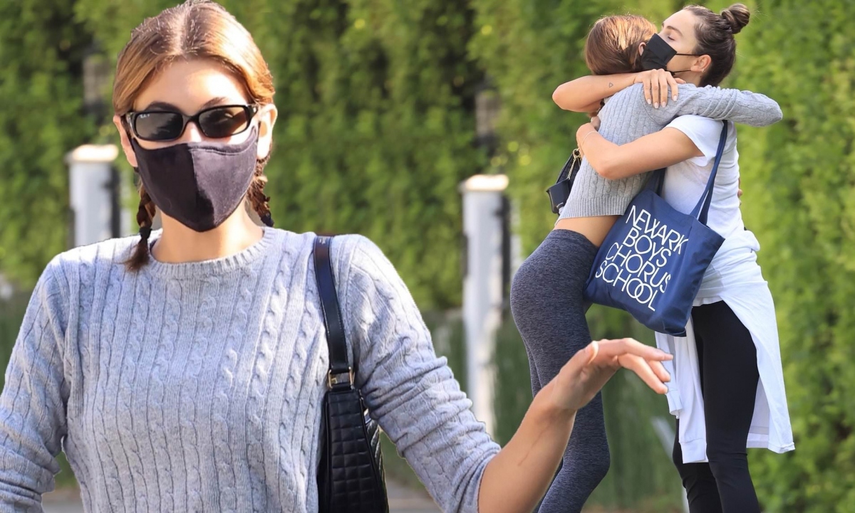 Kaia Gerber tết tóc hai bên điệu đà ra phố