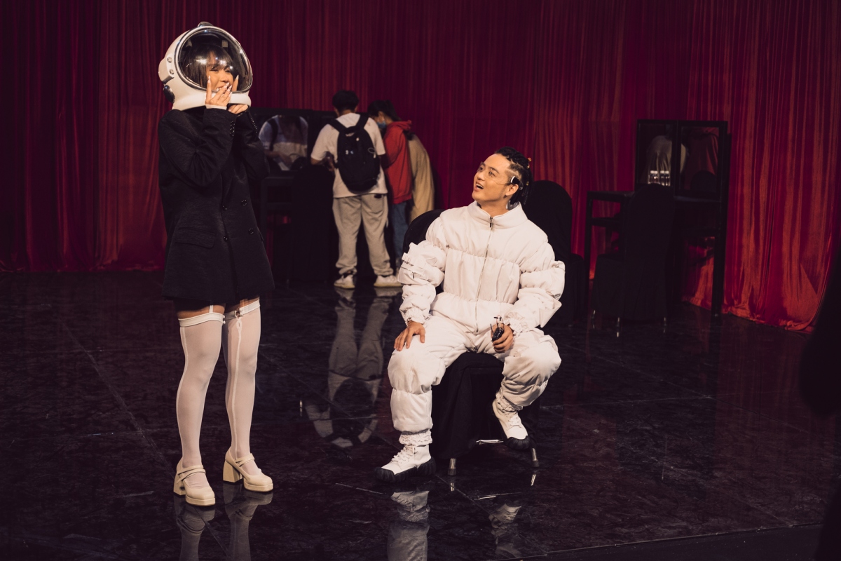 Thanh Duy mang điệu nhảy Vogue đình đám trong ca khúc tự sáng tác lên sân khấu The Heroes
