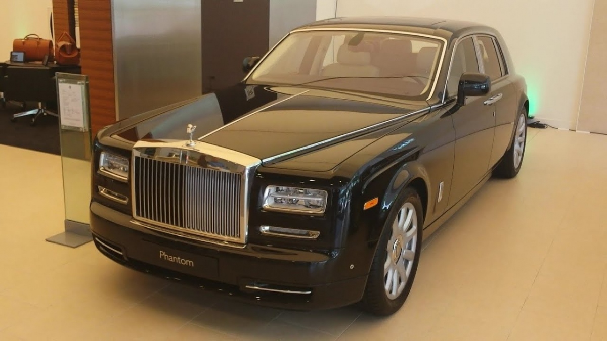 Rolls-Royce Phantom bị tịch thu vì nội thất bọc da cá sấu