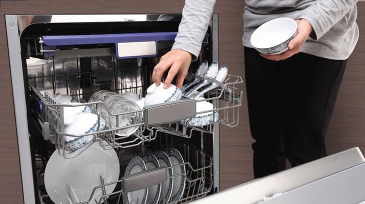 Cận cảnh hoạt động bên trong máy rửa bát: Có tốn nước, rửa bẩn như lời đồn?