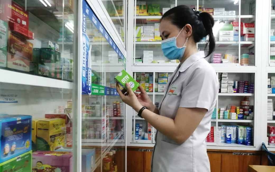 Người dân TP HCM mua thuốc ho, sốt tại các tiệm thuốc phải khai báo y tế