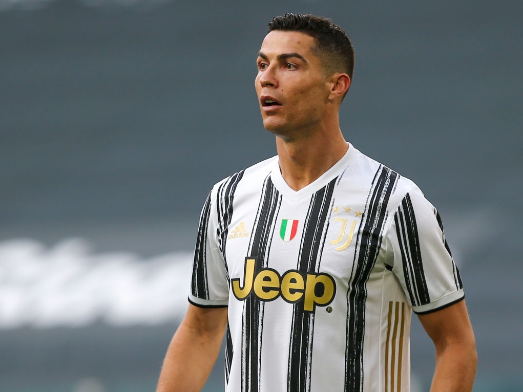 Sếp cũ của Juventus “đuổi khéo” Ronaldo
