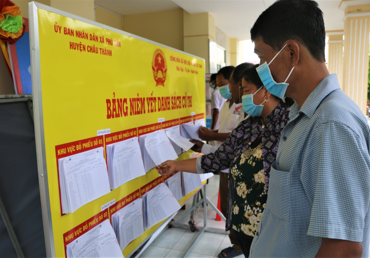 Sóc Trăng tuyên truyền bầu cử bằng tiếng phổ thông và tiếng Khmer