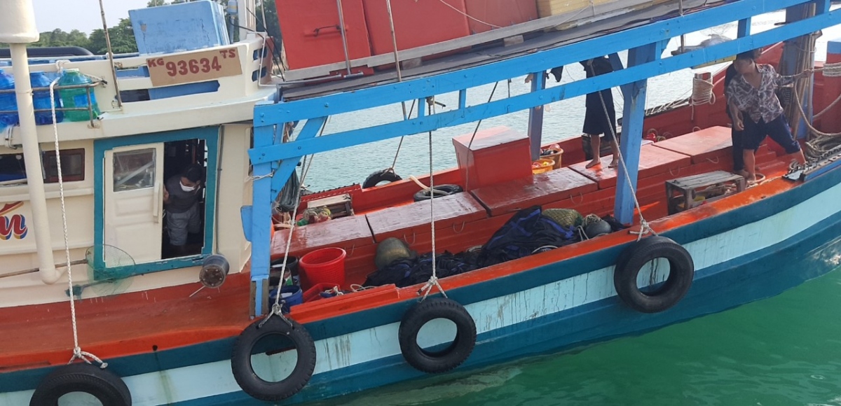 Một tàu cá bị bắt giữ khi từ Campuchia về vùng biển Việt Nam