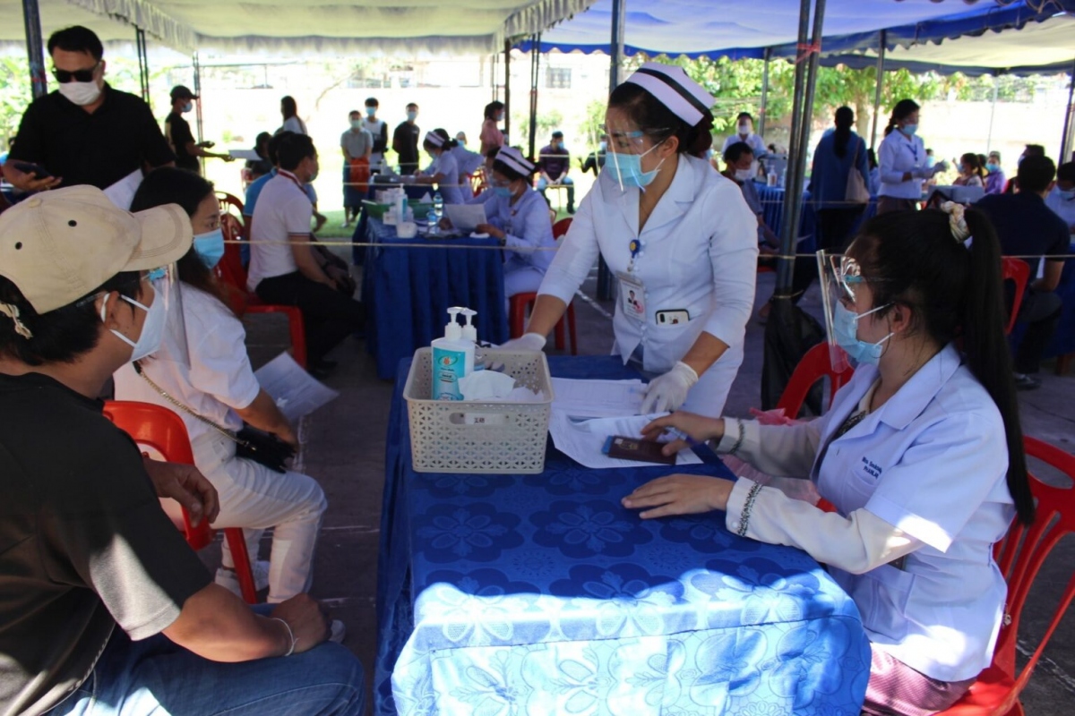Nhiều trường hợp mắc Covid-19 tại Lào cố ý trốn tránh điều trị