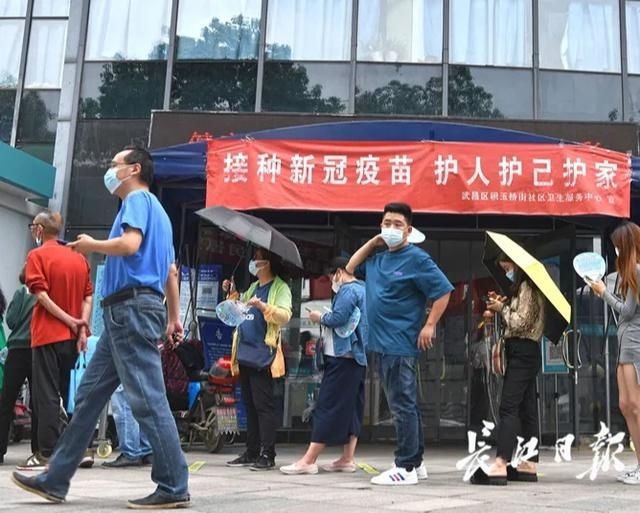 Trung Quốc có thêm 6 thành phố chạm ngưỡng miễn dịch cộng đồng