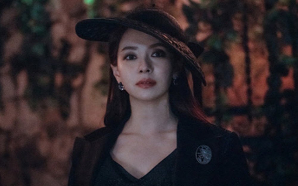Song Ji Hyo đẹp "ma mị" trong phim mới 'Come to the Witch’s Restaurant'
