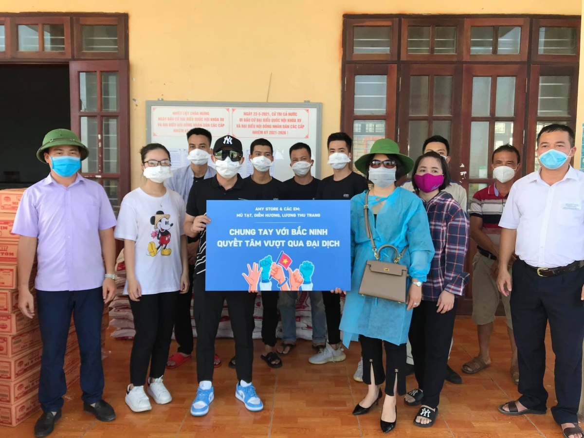 Việt Anh, Thu Trang... kêu gọi, ủng hộ Quỹ vaccine phòng Covid-19
