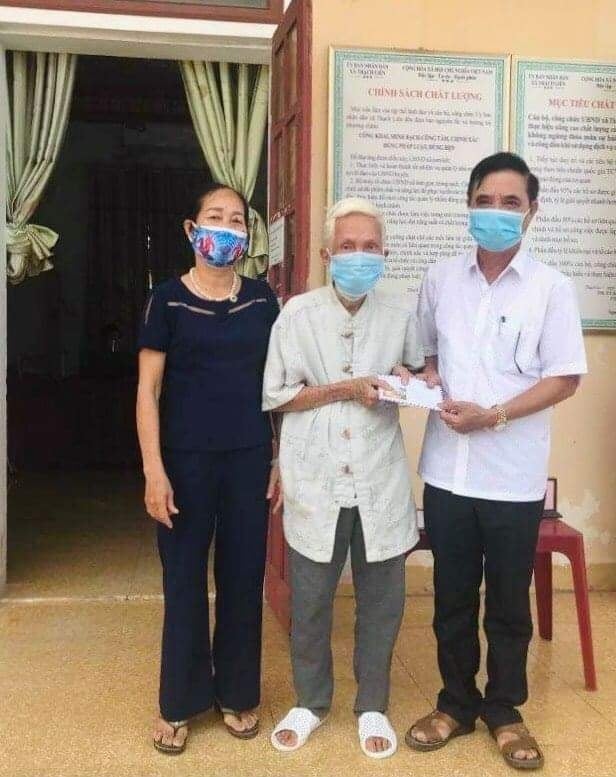 Cụ ông 92 tuổi ở Hà Tĩnh ủng hộ 10 triệu đồng ủng hộ quỹ vaccine Covid-19