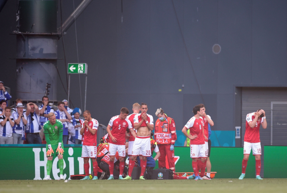 Eriksen bị đột quỵ trên sân, Đan Mạch bất ngờ thất thủ trước Phần Lan ở trận ra quân EURO