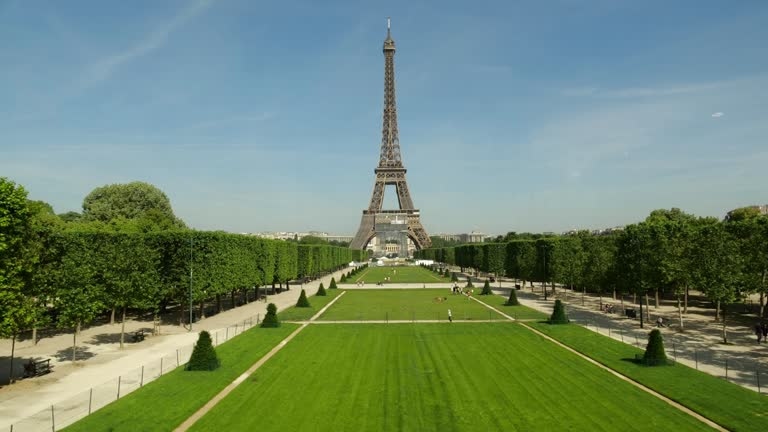 Pháp kỳ vọng hồi sinh ngành du lịch khi chào đón khách quốc tế