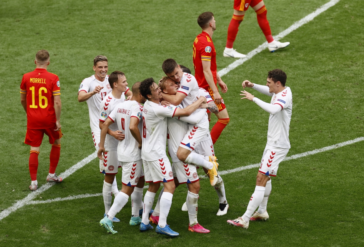 Đại thắng Xứ Wales 4-0, Đan Mạch là đội đầu tiên vào tứ kết EURO 2021