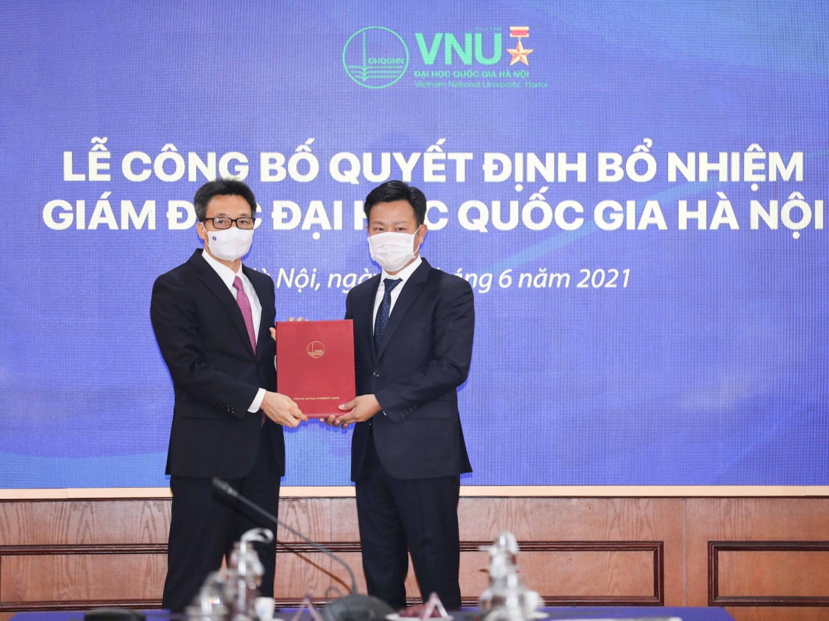 Trao quyết định bổ nhiệm tân Giám đốc Đại học Quốc gia Hà Nội