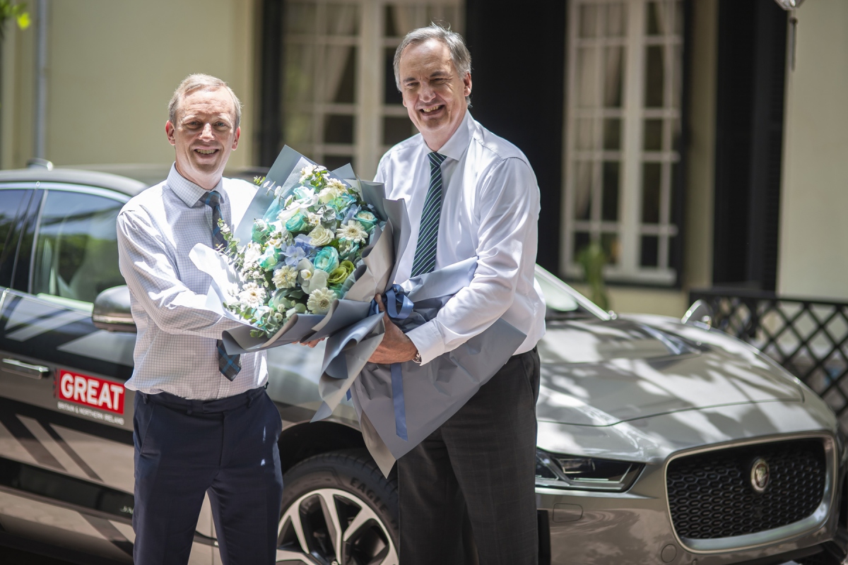 Xe điện Jaguar I-Pace đầu tiên được bàn giao cho Đại sứ quán Anh tại Việt Nam
