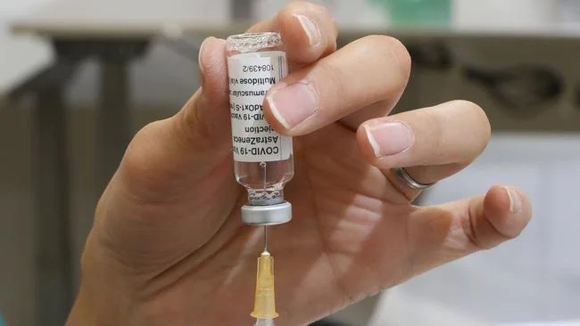 Australia khuyến cáo sử dụng vaccine AstraZeneca cho người trên 60 tuổi