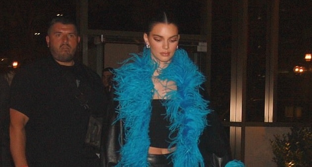 Kendall Jenner sành điệu dự sự kiện ở Las Vegas