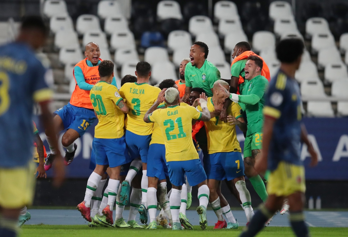 Neymar kiến tạo phút 100, Brazil vào tứ kết Copa America 2021 với ngôi nhất bảng