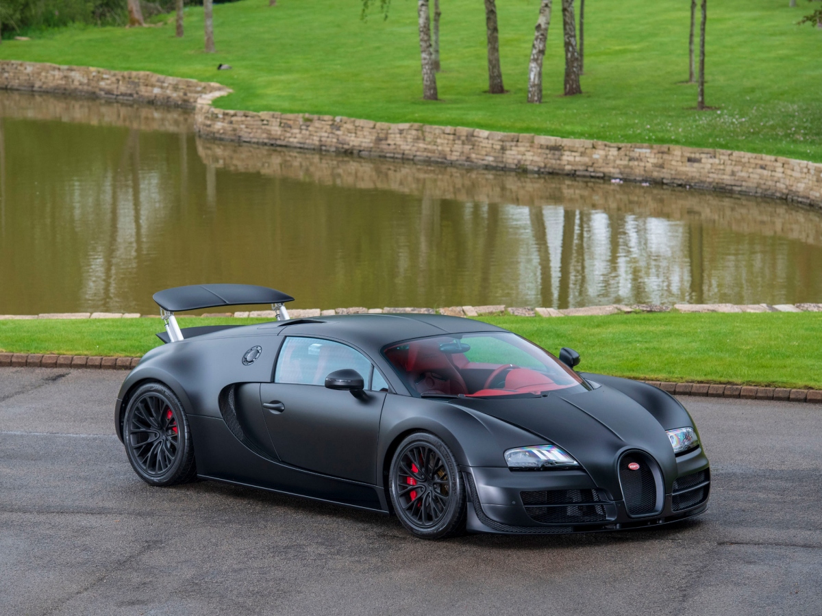 Cận cảnh chiếc Bugatti Veyron Super Sport cuối cùng được sản xuất