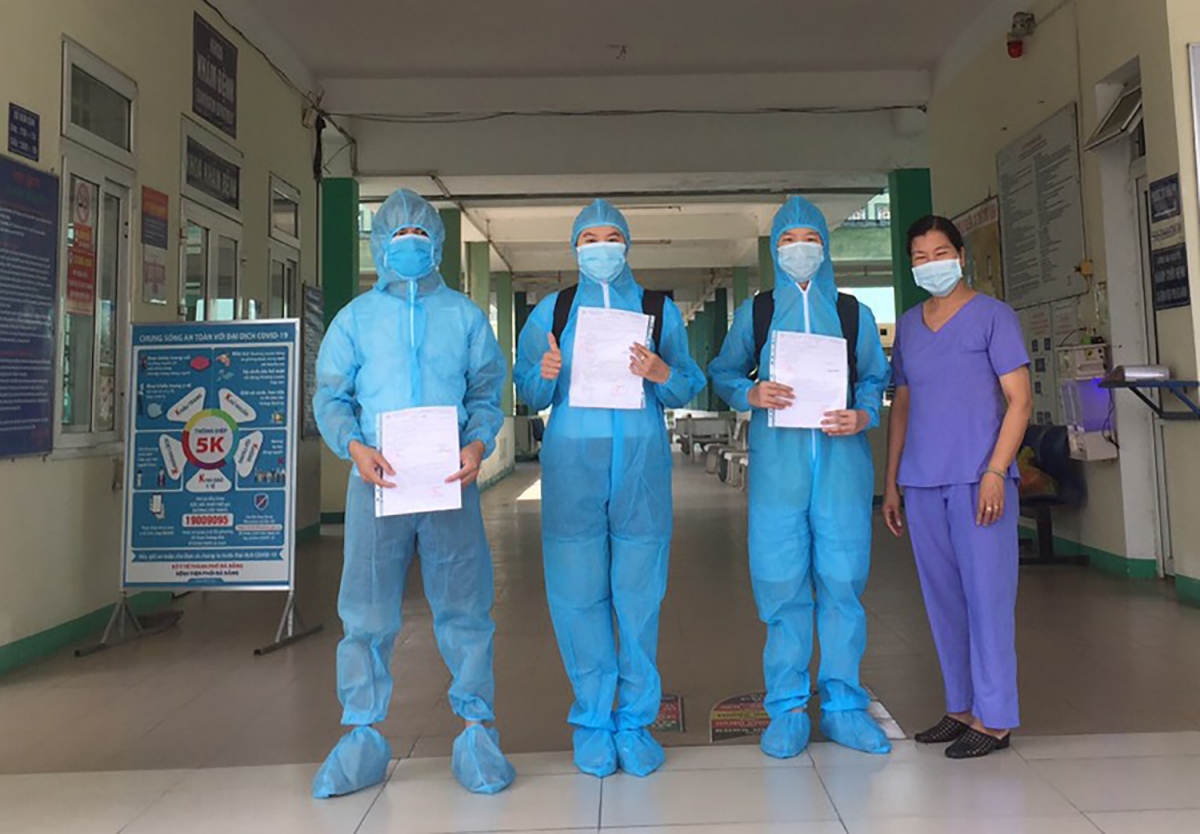 Thêm 3 bệnh nhân Đà Nẵng khỏi Covid-19 được ra viện