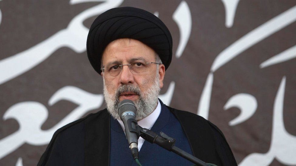 Bầu cử Tổng thống Iran: Cuộc đua song mã giữa phe trung hòa và phe cứng rắn