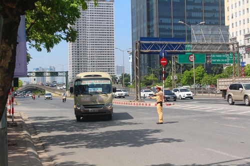 Hà Nội: Không để giáo viên, thí sinh đến điểm thi muộn vì ùn tắc giao thông