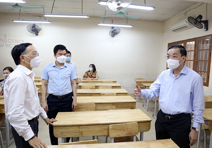 Chủ tịch Hà Nội yêu cầu tăng thêm luồng vào, ra tại các điểm thi lớp 10 để phòng dịch