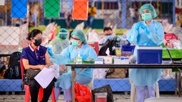 Thái Lan khởi động chiến dịch tiêm chủng vaccine Covid-19 quy mô lớn