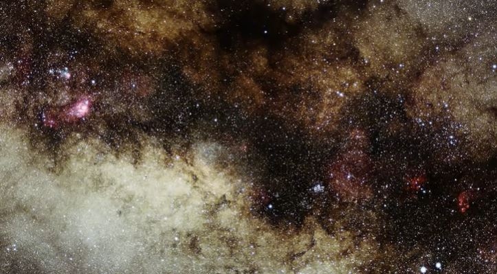 Cận cảnh trung tâm Dải Ngân hà từ dữ liệu trong suốt 26 năm của ESO