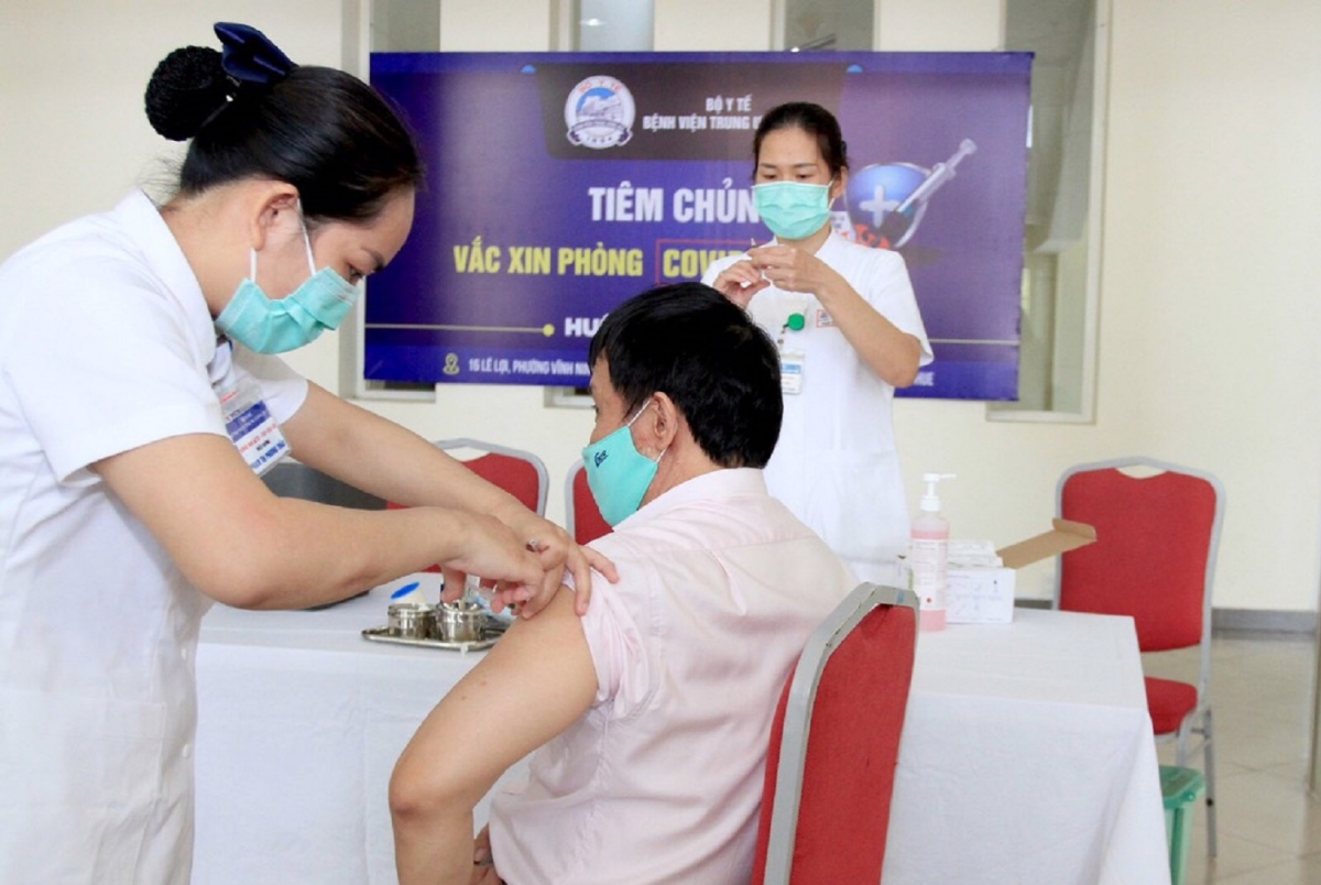 Thừa Thiên Huế bắt đầu triển khai tiêm hơn 23.900 liều vaccine đợt 2