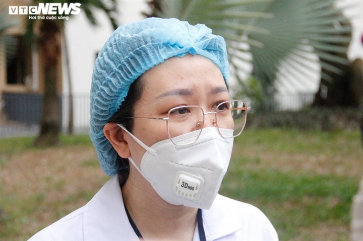 Nữ bác sĩ trong bệnh viện dã chiến TP.HCM: Nhớ con nước mắt lã chã rơi