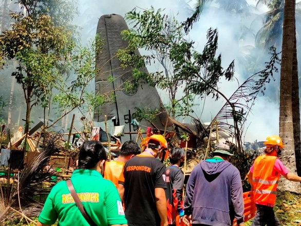 Philippines tìm thấy hộp đen của máy bay rơi làm hơn 50 người thiệt mạng