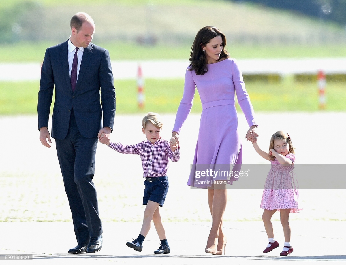 11 khoảnh khắc đáng yêu khi Kate Middleton mặc đồ đôi cùng con