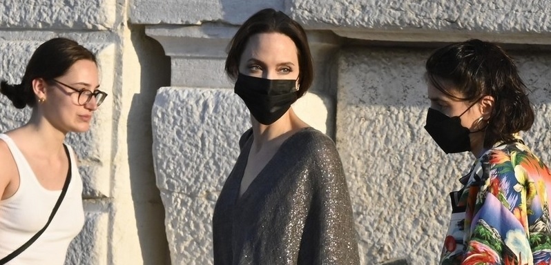 Angelina Jolie phối đồ sang chảnh dạo chơi ở Italy