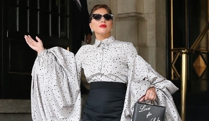 Lady Gaga diện đồ kiểu cách ra phố ở New York