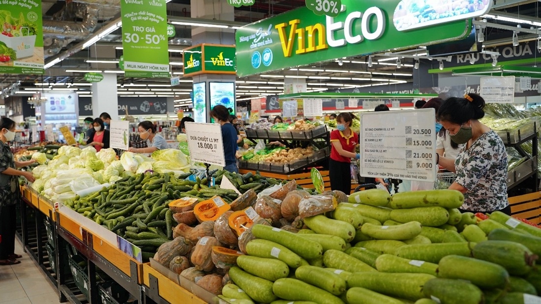 Chợ truyền thống đóng cửa, VinMart/VinMart+ tăng lượng cung ứng hàng hóa phục vụ người dân