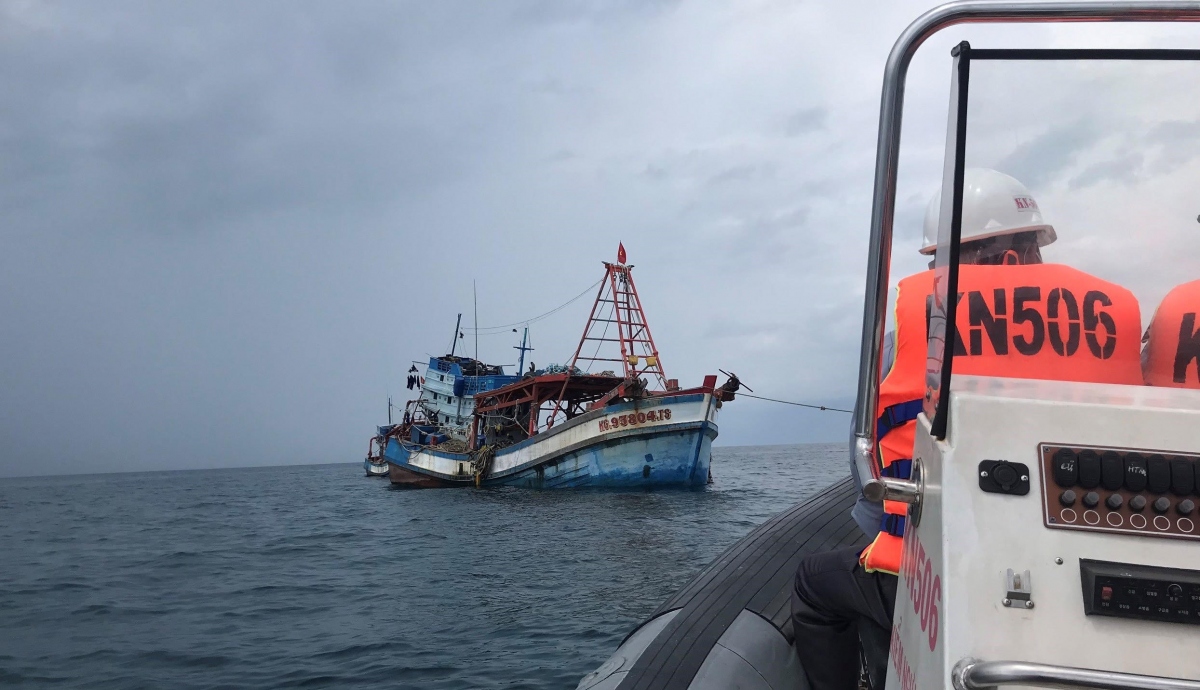 Kiểm ngư Vùng V tuần tra vùng biển Tây Nam chống khai thác bất hợp pháp