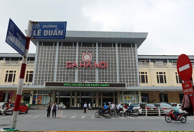 Tạm ngừng bán vé tàu cho hành khách đi và đến ga Hà Nội