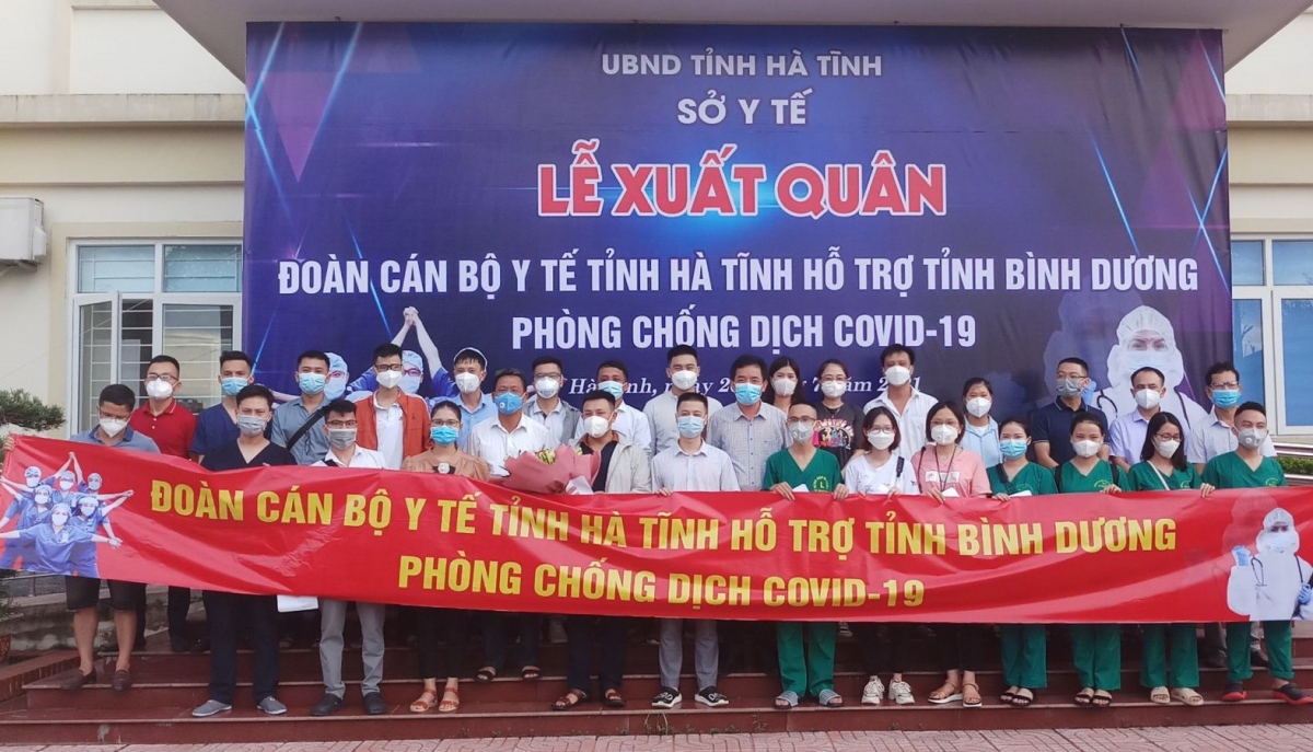 Đoàn cán bộ y tế Hà Tĩnh lên đường hỗ trợ Bình Dương chống dịch Covid-19