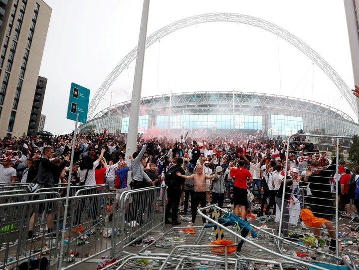 Sân Wembley vẫn được đăng cai chung kết Champions League sau sự cố ở EURO 2021