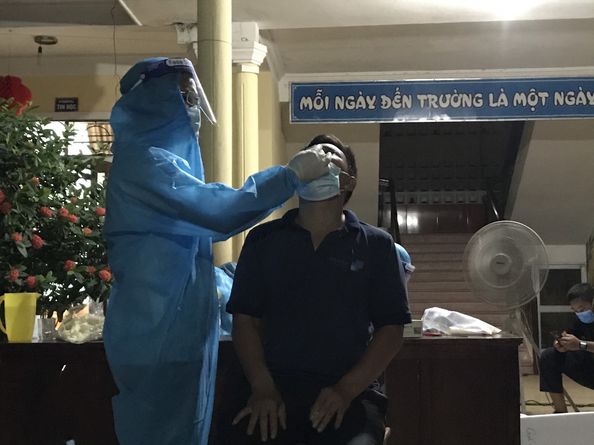Nam bác sĩ tại Nghệ An dương tính với SARS-CoV-2 sau khi hoàn thành cách ly