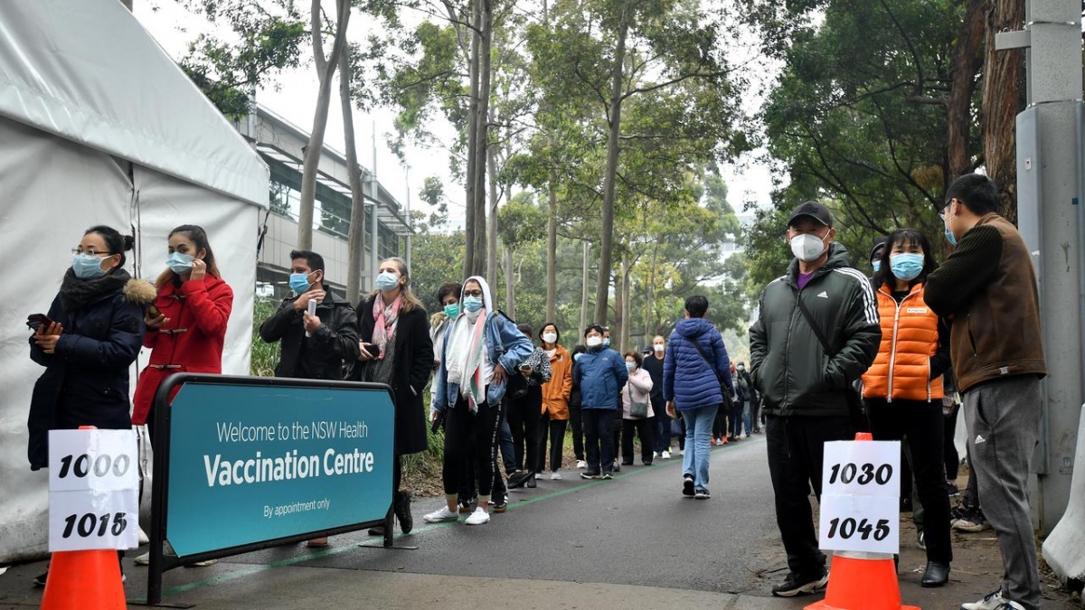 Hàng nghìn thanh niên Australia tự nguyện đăng ký tiêm vaccine AstraZeneca