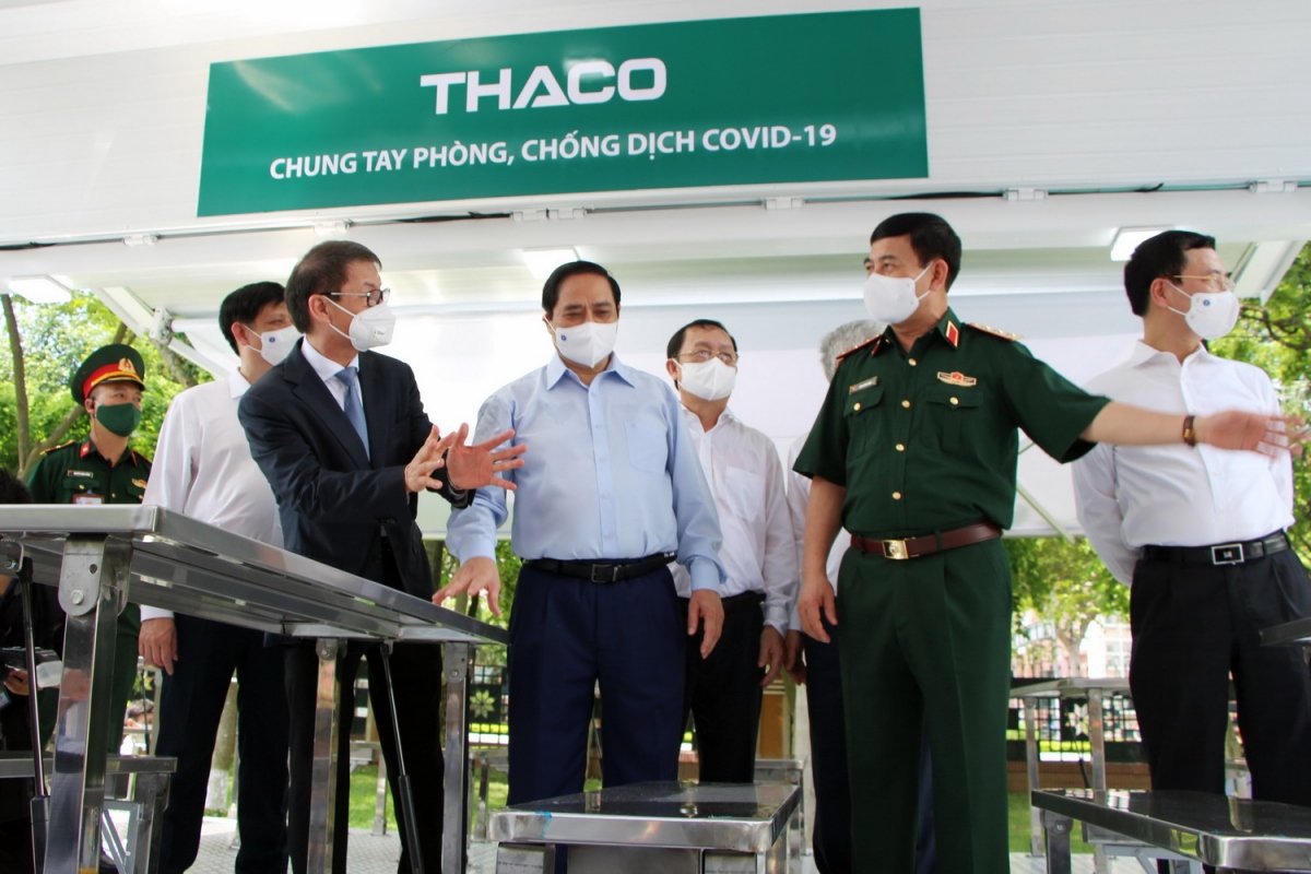 THACO sản xuất và trao tặng 126 xe vận chuyển vaccine và tiêm chủng lưu động