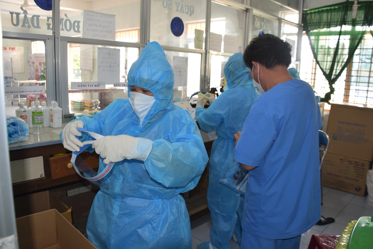 20 nhân viên y tế ở Phú Yên mắc Covid-19 trong quá trình tham gia chống dịch