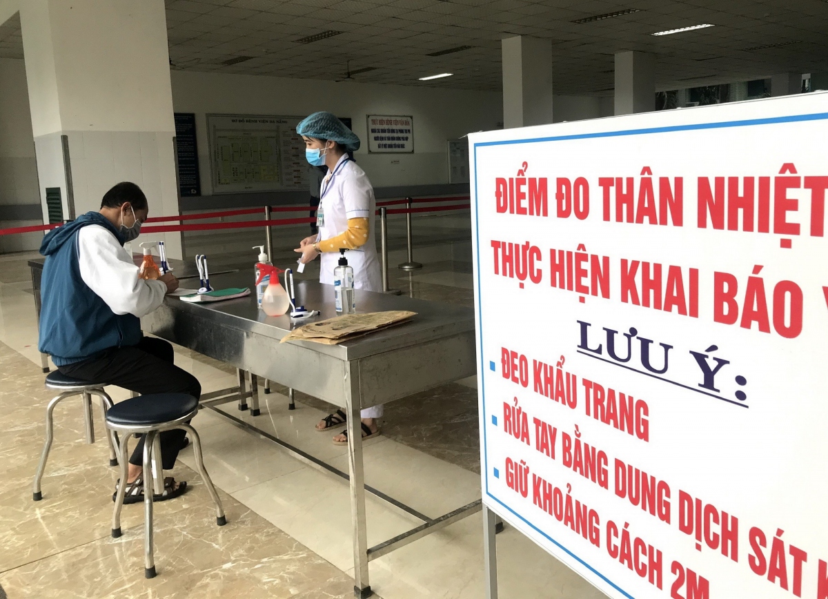 Bệnh viện Đà Nẵng chủ động tầm soát, xét nghiệm SARS-CoV-2