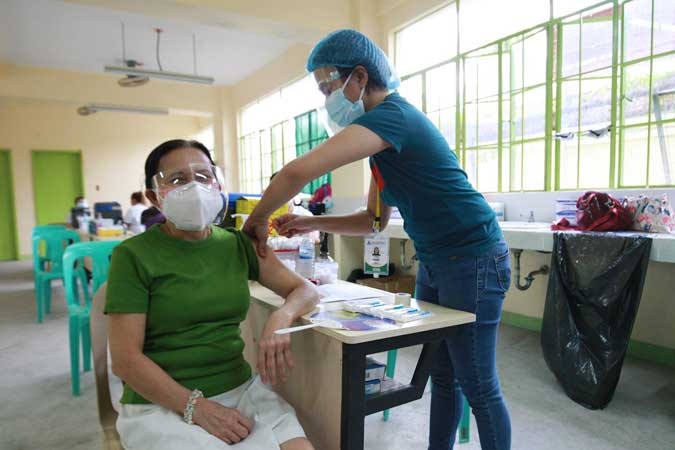 2,6% dân số Philippines đã tiêm đủ 2 mũi vaccine Covid-19