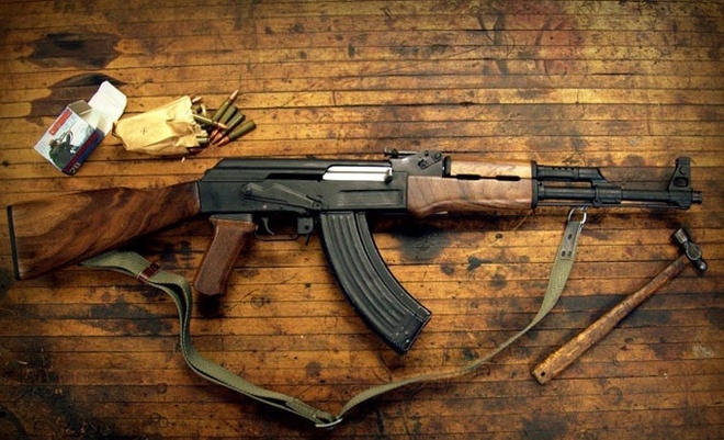 Soi uy lực của súng trường Nga: AK-47 và AK-74