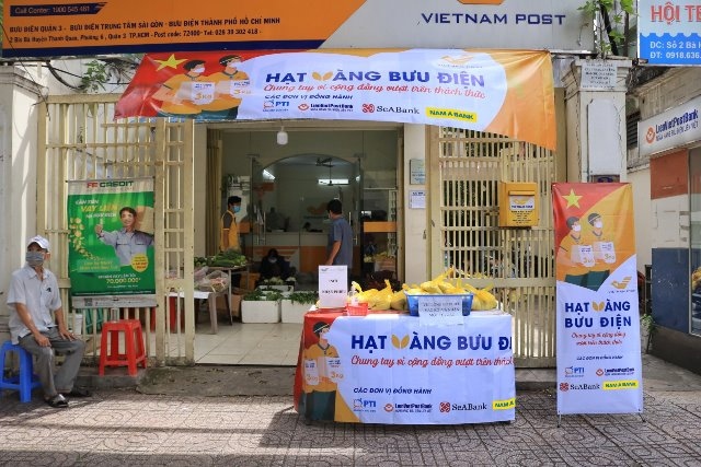 Ngành bưu điện hỗ trợ 700 tấn gạo cho các tỉnh phía Nam