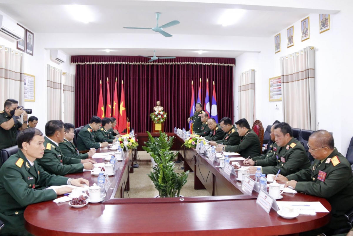 Việt Nam và Lào tăng cường hợp tác quốc phòng