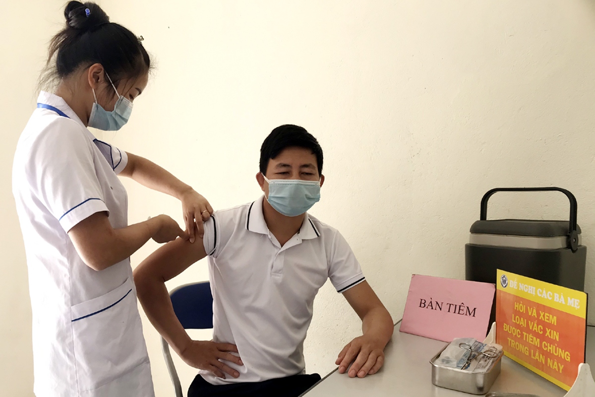 Người dân biên giới Lai Châu phấn khởi được tiêm vaccine COVID-19